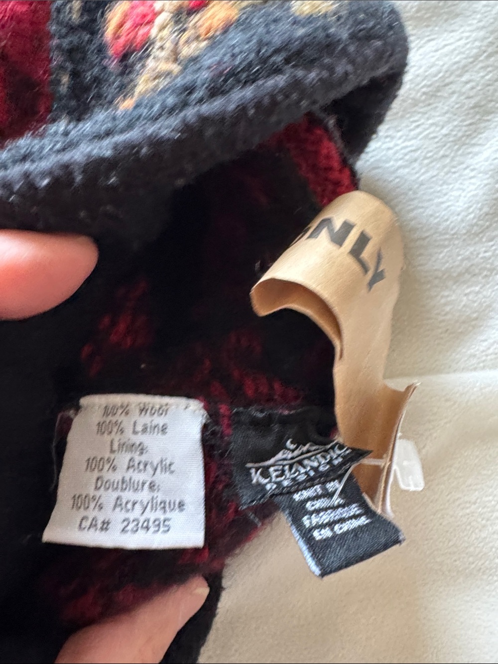 Icelandic Design wool cardigan - Picture 15 of 15